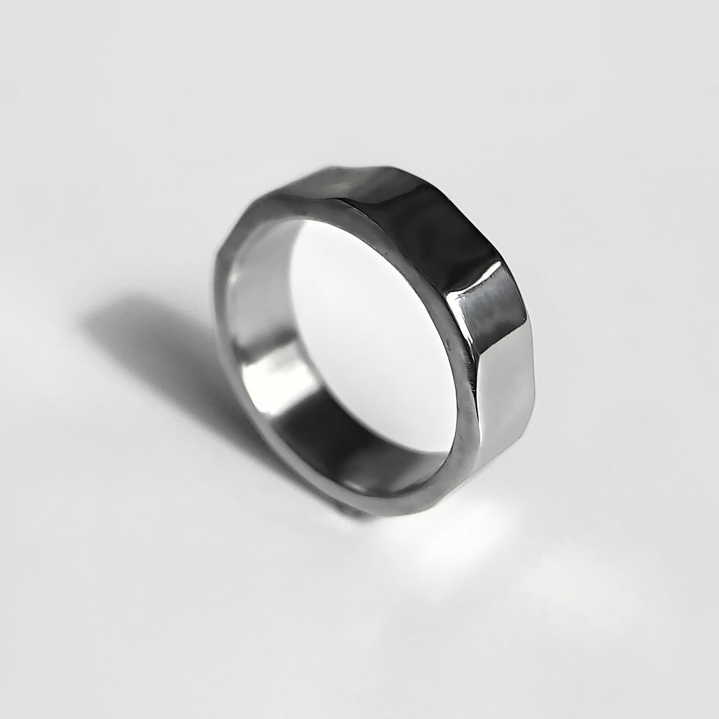 Oblong ring