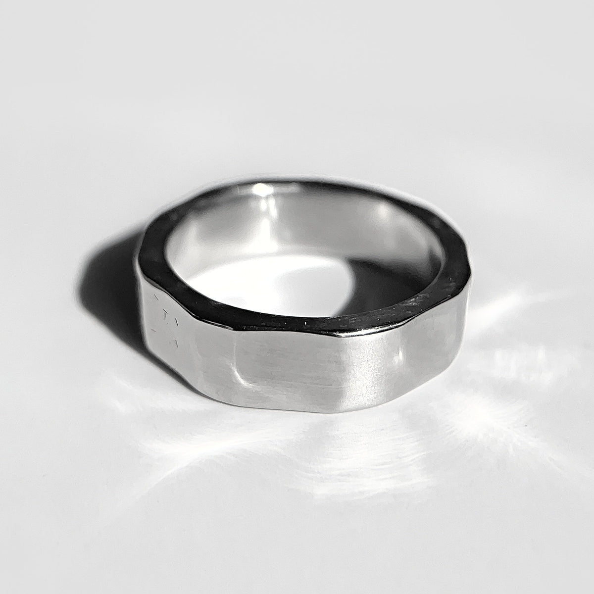 Oblong ring
